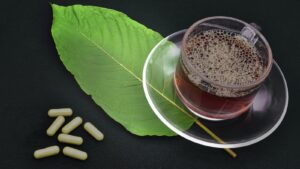 Kratom-Extract-Vs-Powder